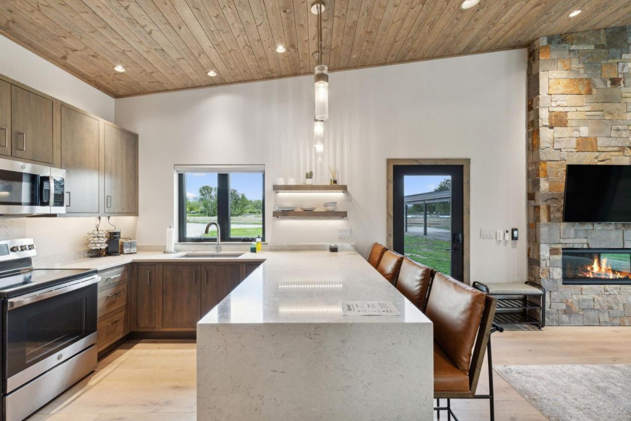 Hamilton Mara Luxury Cabin- Maple מראה חיצוני תמונה